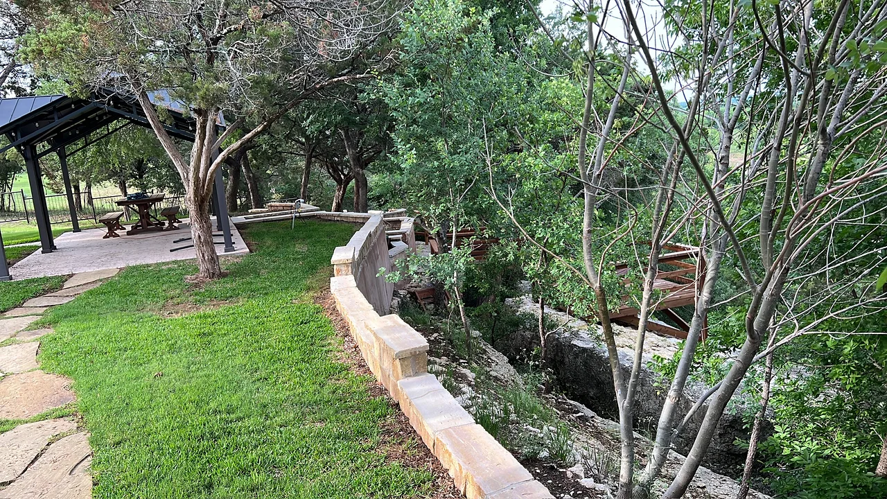Natural stone retaining wall